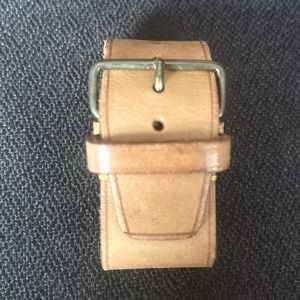 Louis Vuitton poignet bag handler